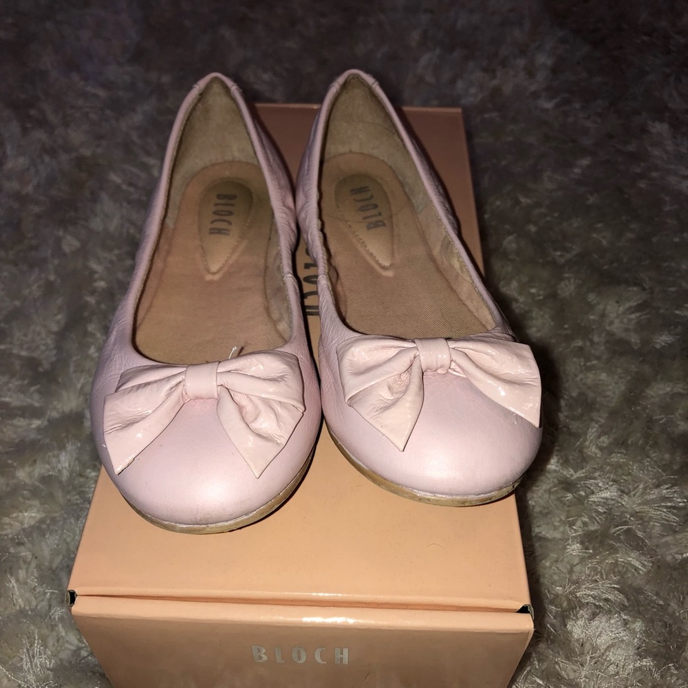 Bloch girls pink leather flats